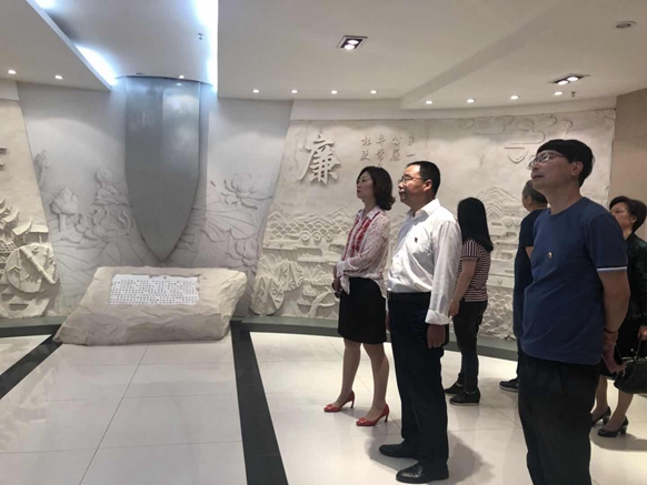 不忘初心  筑牢防线——自流井区教体局开展廉政教育活动