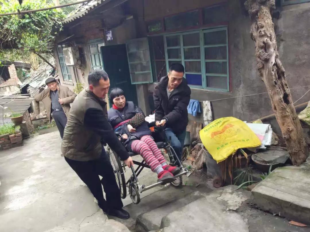 他们进千家解万难，以“五心”服务助推“三级书记抓民生”