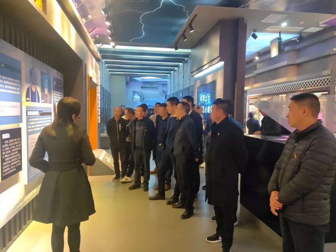 舒坪街:给“关键少数”送出警示教育套餐
