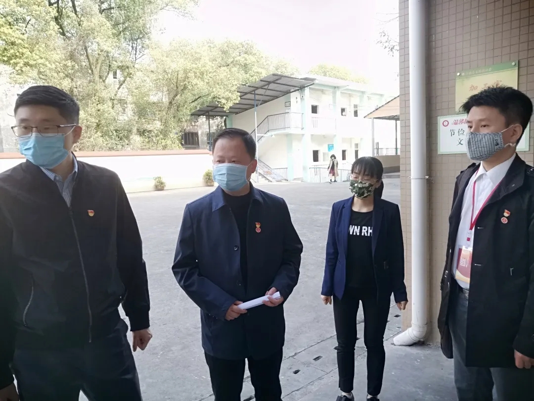 区纪委监委从严监督为开学复课保驾护航