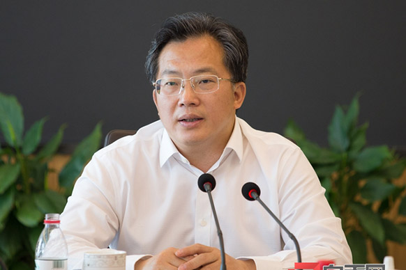 范波主持召开“五一”期间常态化疫情防控和安全风险防范专题会议